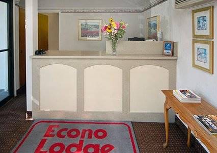 Econo Lodge Davis (8/26/2015 - Credits: https://www.choicehotels.com/california/davis/econo-lodge-hotels/ca362?sid=xb3Kyi.uOR21gniOM.25)
