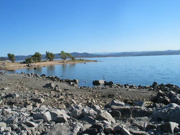 Folsom Lake State Recreation Area (SRA) (1/19/2016 - Credits: http://www.parks.ca.gov/ImageGallery/?page_id=500)