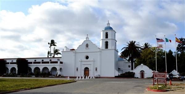Mission San Luis Rey de Francia (4/12/2014 - Credits: By Francisco Santos (Sony Cybershot DSC-P92) [GFDL (http://www.gnu.org/copyleft/fdl.html), CC-BY-SA-3.0 (http://creativecommons.org/licenses/by-sa/3.0/) or CC BY-SA 2.5-2.0-1.0 (http://creativecommons.org/licenses/by-sa/2.5-2.0-1.0)], via Wikimedia Common)