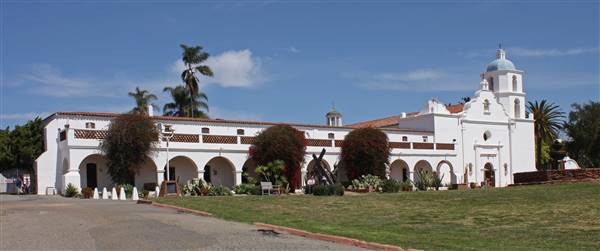 Mission San Luis Rey de Francia (3/28/2013 - Credits: By Bernard Gagnon (Own work) [GFDL (http://www.gnu.org/copyleft/fdl.html) or CC BY-SA 3.0 (http://creativecommons.org/licenses/by-sa/3.0)], via Wikimedia Commons)