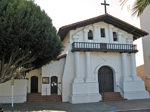 Misión San Francisco de Asís - Mission Dolores (3/16/2008 - Credits: By Sanfranman59 (Own work) [GFDL (http://www.gnu.org/copyleft/fdl.html) or CC BY-SA 3.0 (http://creativecommons.org/licenses/by-sa/3.0)], via Wikimedia Commons)