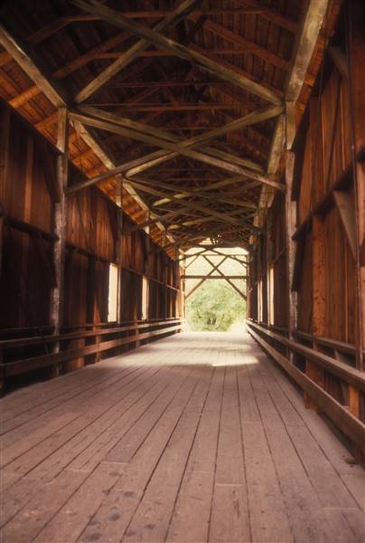 Felton Covered Bridge County Park (1/28/2008 - Credits: By JERRYE AND ROY KLOTZ MD (Own work) [CC BY-SA 3.0 (http://creativecommons.org/licenses/by-sa/3.0)], via Wikimedia Commons)