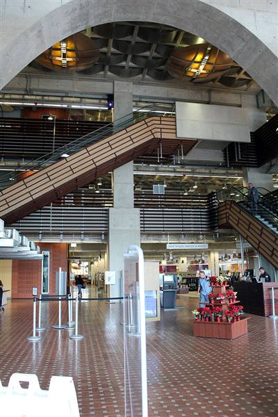 San Diego Central Public Library (12/13/2014 - Credits: By Nehrams2020 (Own work) [CC BY-SA 3.0 (http://creativecommons.org/licenses/by-sa/3.0)], via Wikimedia Commons)