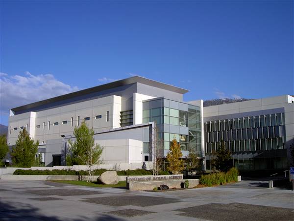 California State University, San Bernardino - CSU San Bernardino and Palm Desert Campus - CSUSB (11/29/2009 - Credits: By Amerique (Own work) [CC BY-SA 3.0 (http://creativecommons.org/licenses/by-sa/3.0) or GFDL (http://www.gnu.org/copyleft/fdl.html)], via Wikimedia Commons)