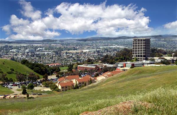 California State University, East Bay (4/17/2007 - Credits: By Jennifer Williams (originally posted to Flickr as csueb view) [CC BY-SA 2.0 (http://creativecommons.org/licenses/by-sa/2.0)], via Wikimedia Commons)
