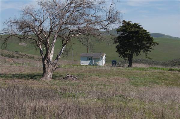 Harmony Headlands State Park (SP) - Docent House at Harmony Headlands (3/19/2009 - Credits: "Docent House at Harmony Headlands" by Jerry Kirkhart (CC BY 2.0)[https://creativecommons.org/licenses/by/2.0/legalcode]https://www.flickr.com/photos/jkirkhart35/)