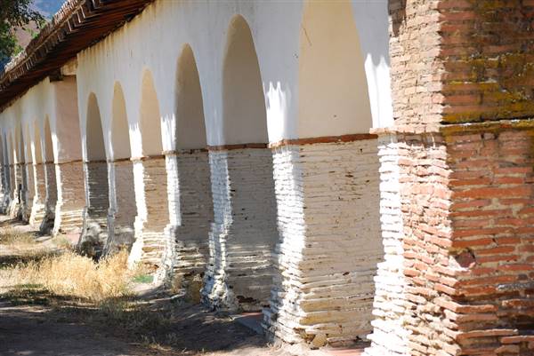 San Juan Bautista State Historic Park (SHP) (8/3/2007 - Credits: "DSC_0029.JPG" by Eric Chan (CC BY 2.0)[https://creativecommons.org/licenses/by/2.0/legalcode]https://www.flickr.com/photos/maveric2003/)