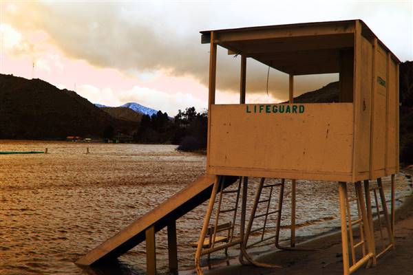Pyramid Lake (3/23/2009 - Credits: "Lifeguard Station" by Rennett Stowe (CC BY 2.0)[https://creativecommons.org/licenses/by/2.0/legalcode]https://www.flickr.com/photos/tomsaint/)