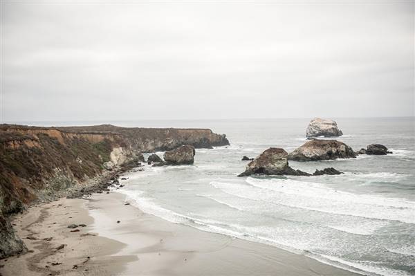 Sand Dollar Beach - Big Sur - Los Padres National Forest (11/10/2014 - Credits: "Sand Dollar Beach" by Jamie Bernstein (CC BY-NC-ND 2.0)[https://creativecommons.org/licenses/by-nc-nd/2.0/legalcode]https://www.flickr.com/photos/uajamie/)
