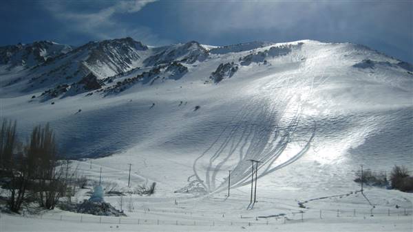 Mammoth Mountain (3/9/2008 - Credits: "Mammoth 2008 074" By Andre Theus (CC BY-ND 2.0)[https://creativecommons.org/licenses/by-nd/2.0/legalcode]https://www.flickr.com/photos/andretheus/)