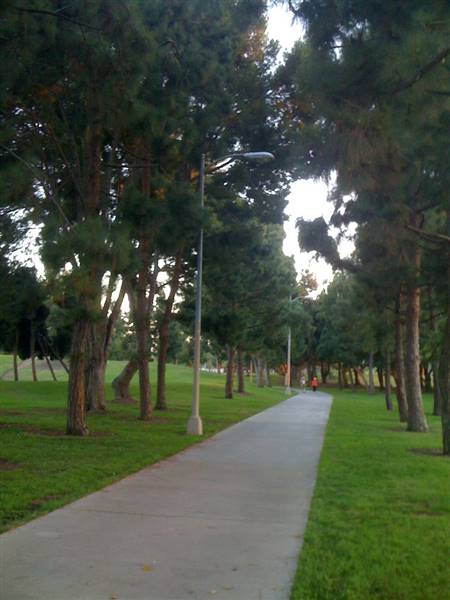Alondra Community Regional Park (10/13/2010 - Credits: "Alondra Park" by Flickr User: Urban Outbacker (CC BY 2.0)[https://creativecommons.org/licenses/by/2.0/legalcode]https://www.flickr.com/photos/urbanoutbacker/)