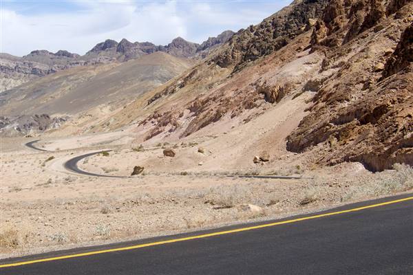 Artist Drive - Death Valley - Highway 168 (5/21/2011 - Credits: "Artists Drive" by Flickr User: Side78 (CC BY-NC-ND 2.0)[https://creativecommons.org/licenses/by-nc-nd/2.0/legalcode]https://www.flickr.com/photos/side78/)