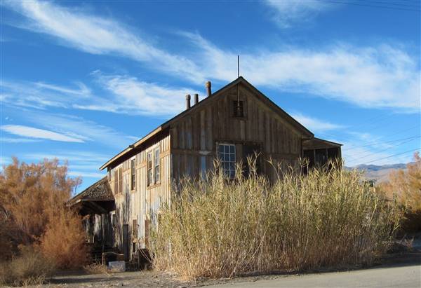 Keeler (11/23/2011 - Credits: "Keeler CA 1646a" by Don Barrett (CC BY-NC-ND 2.0)[https://creativecommons.org/licenses/by-nc-nd/2.0/legalcode]https://www.flickr.com/photos/donbrr/)