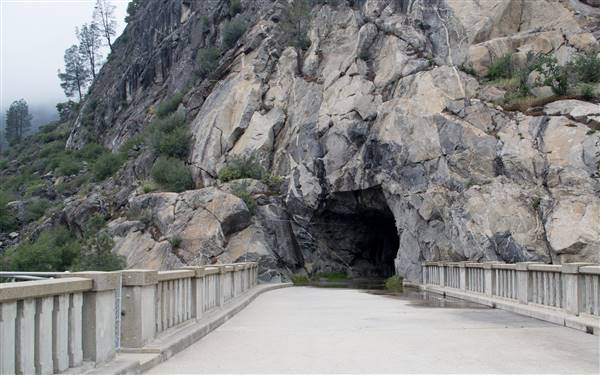 Hetch Hetchy Reservoir / O'Shaughnessy Dam (5/5/2016 - Credits: "Hetch Hetchy O'Shaugnessy Dam (#0645)" by Don Barrett (CC BY-NC-ND 2.0)[https://creativecommons.org/licenses/by-nc-nd/2.0/legalcode]https://www.flickr.com/photos/donbrr/)