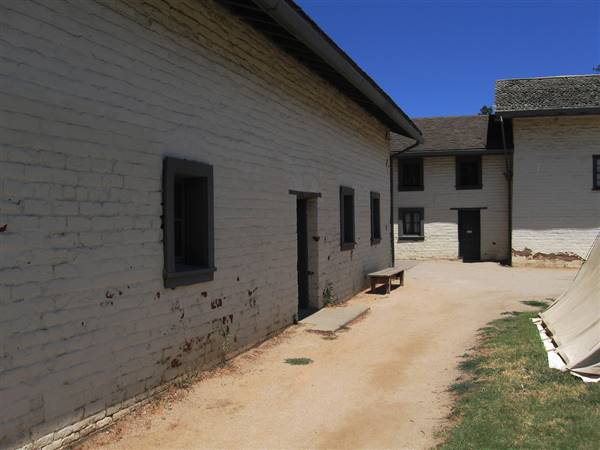 Sutter's Fort State Historic Park (SHP) (7/11/2010 - Credits: "Sutter's Fort" by Nick Sarebi (CC BY 2.0)[https://creativecommons.org/licenses/by/2.0/legalcode]https://www.flickr.com/photos/34517490@N00/)