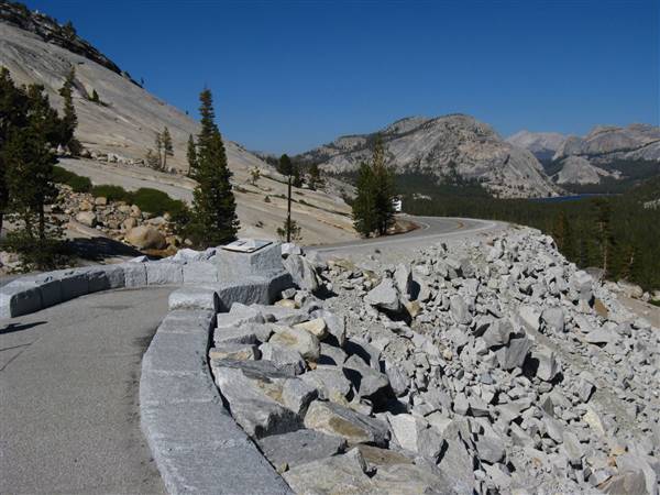 Tioga Pass Road - Highway 120 (9/16/2016 - Credits: "Tioga Pass Road" by Flickr User: Jasperdo (CC BY-NC-ND 2.0)[https://creativecommons.org/licenses/by-nc-nd/2.0/legalcode]https://www.flickr.com/photos/mytravelphotos/)