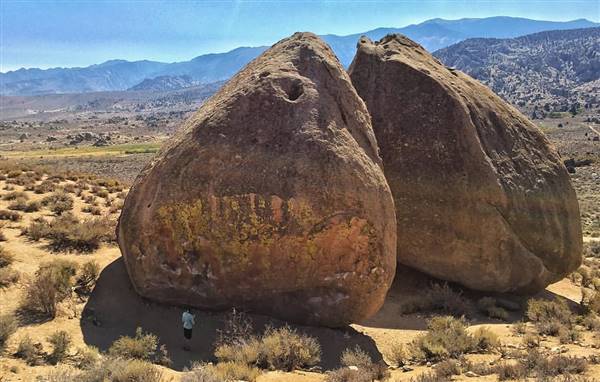 Buttermilk Country (9/22/2015 - Credits: "Highballs at the #Buttermilks" by Josh Montague (CC BY-ND 2.0)[https://creativecommons.org/licenses/by-nd/2.0/legalcode]https://www.flickr.com/photos/jmontague/)