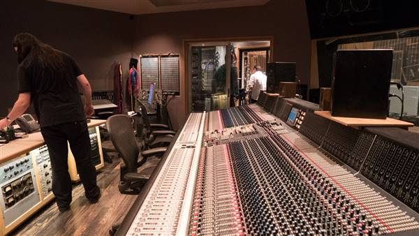 Capitol Records Building & Recording Studio - Studio A (10/18/2016 - Credits: Photo courtesy of Kris Bunting)