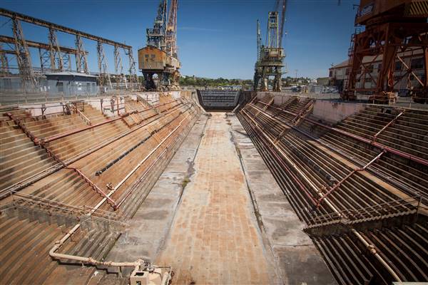 Mare Island Naval Shipyard - BRAC (4/19/2014 - Credits: "Untitled" by Marcin Wichary (CC BY 2.0)[https://creativecommons.org/licenses/by/2.0/legalcode]https://www.flickr.com/photos/mwichary/)