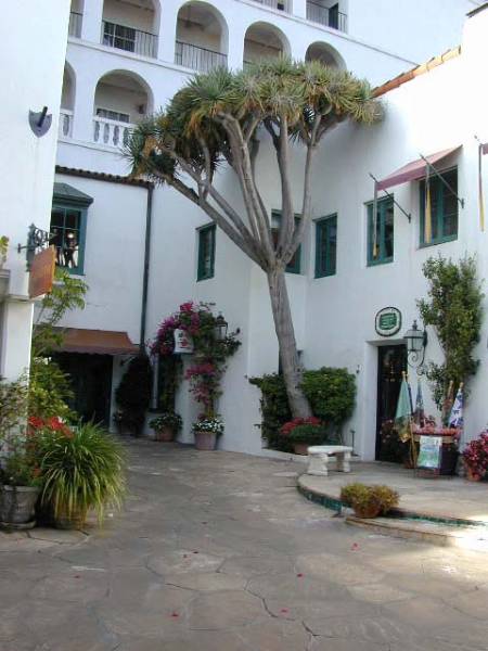 Downtown Santa Barbara (12/31/2003)