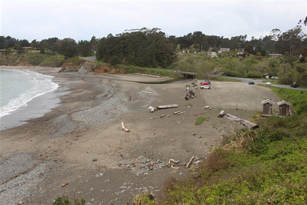 Van Damme State Park (SP) / Beach / Pygmy Forest / Fern Canyon Trail / Spring Ranch Trail - Beach (4/5/2017 - Credits: Kellen Lim)
