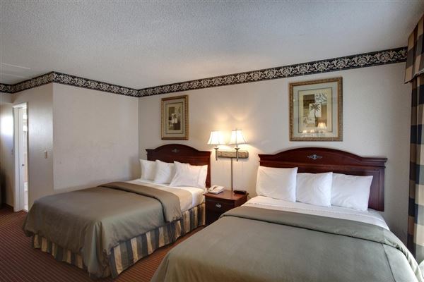 Studio City Court Yard Hotel (1/10/2018)