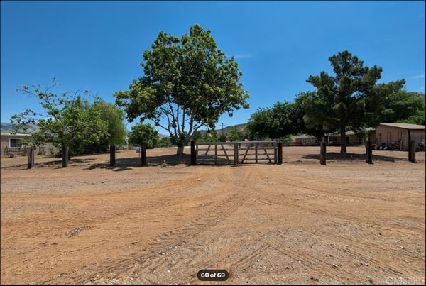 Rozich Road Ranch - 33855 Rozich Rd - Agua Dulce (6/18/2020 - Credits: https://www.redfin.com/CA/Santa-Clarita/33855-Rozich-Rd-91390/home/6365201)