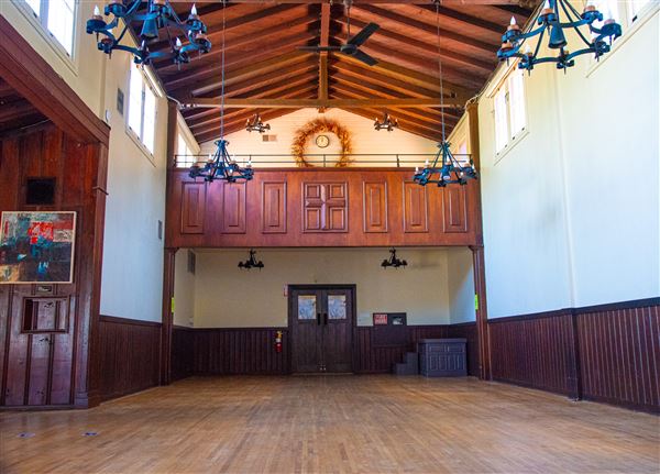 Unitarian Universalist Church of Studio City (9/5/2020 - Credits: Chris Long, exterior photos and Barbara Allen, interior photos)