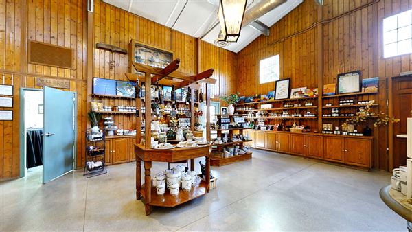 Agua Dulce Winery and Vineyards (9/23/2020 - Credits: Kevin Dole - Home3D.us - 818 568 8876)