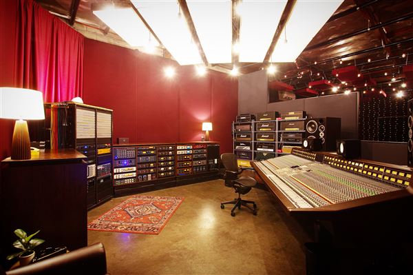 Mad Muse Studios (11/3/2020 - Credits: Mad Mjse)
