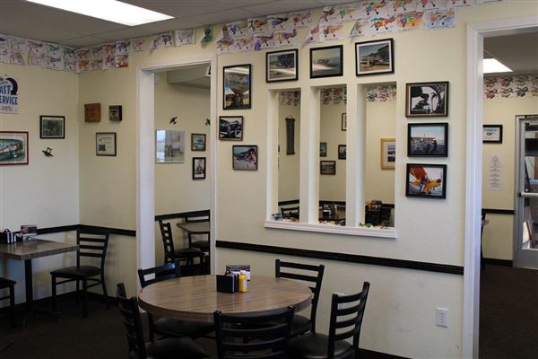 Breezy's Wings and Wheels Cafe (3/1/2022 - Credits: Film Tehama)