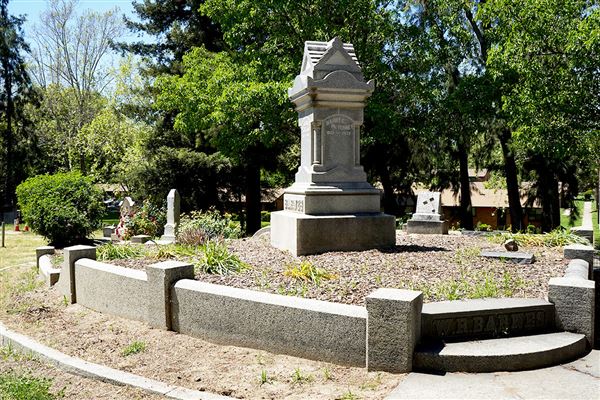 Sacramento Historic City Cemetary (4/28/2020)