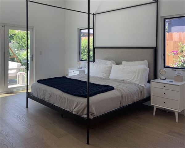 Modern Farmhouse in Los Angeles (1/1/2023 - Credits: Aaron Berman)