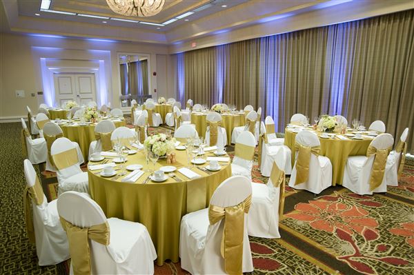 Airtel Plaza Hotel and Conference Center - Gulfstream (11/16/2011 - Credits: Jennifer Pochedly)