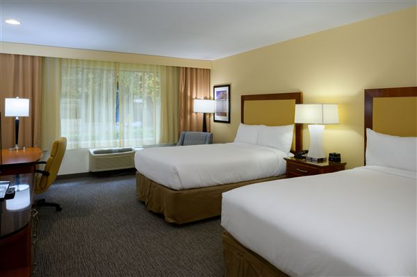 Airtel Plaza Hotel and Conference Center - Rooms (1/10/2023 - Credits: Jennifer Pochedly)
