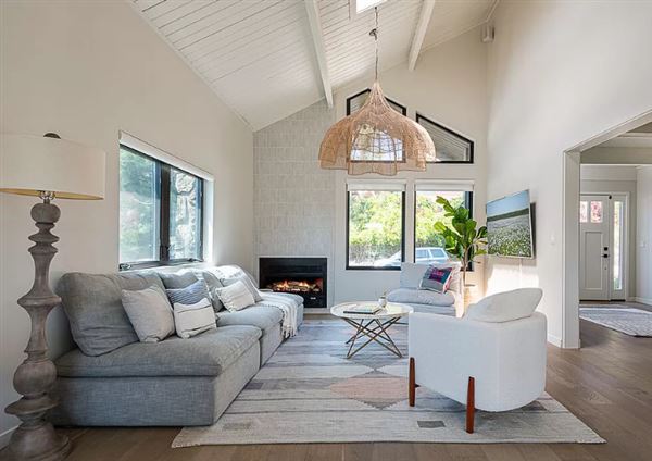 Modern A-Frame home Echo Park hills (1/29/2024 - Credits: submitted by: Yasi Zomorodian)