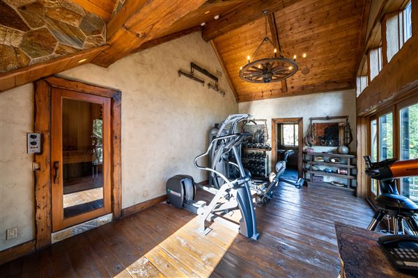 Spectacular Equestrian Ranch Style Estate (2/14/2024 - Credits: David Schneider)