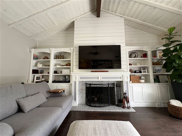 Modern kitchen and dream family room (5/26/2024 - Credits: Lonnie Silberling)