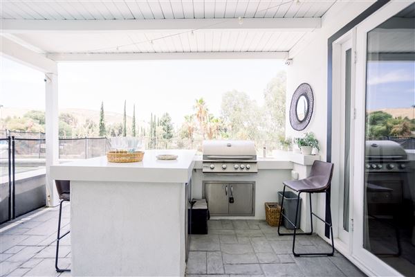Ranch style home located in the hills of Woodland Hills (6/6/2024 - Credits: staci pearlman)