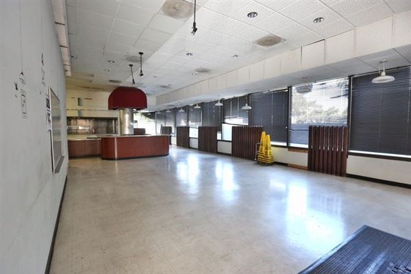 Wilshire Colonnade - Empty Restaurant (9/17/2024 - Credits: Cap Equity)
