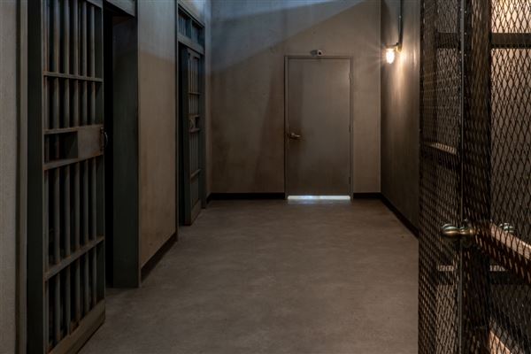 SirReel Studios Standing Sets - Police Station (10/15/2024)