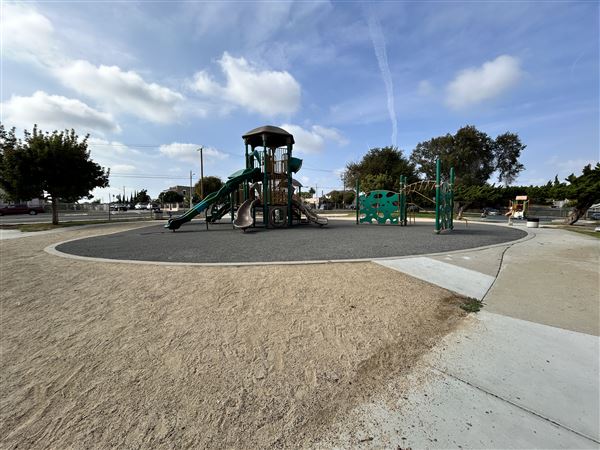Edward Vincent Park - Playgrounds (10/17/2024 - Credits: Brandy Davis)