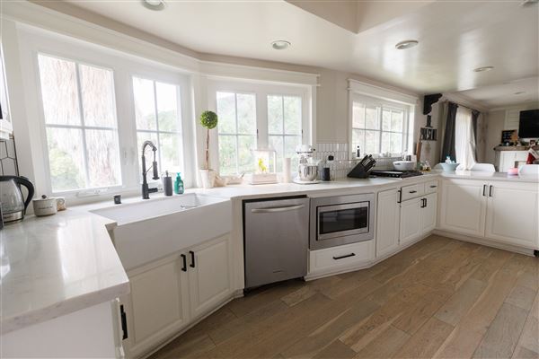 Henderson Home (12/11/2024 - Credits: Diana Henderson Photography)