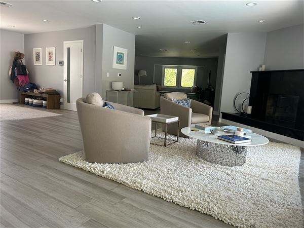 California Modern in Residential Encino Hills (2/3/2025 5:40:10 PM - Credits: submitted by:)