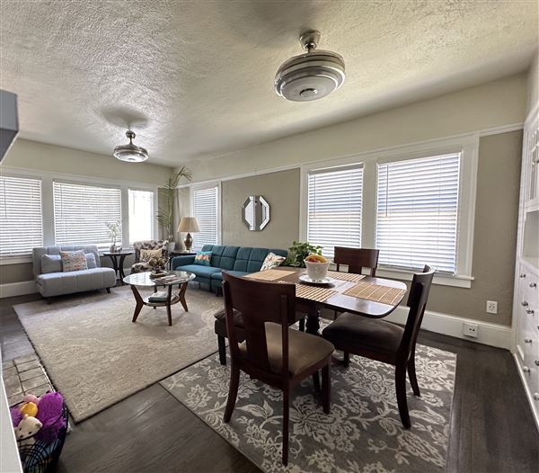 Fully furnished stucco California Bungalow (2/21/2025 - Credits: submitted by: Odessa McDUFFIE)