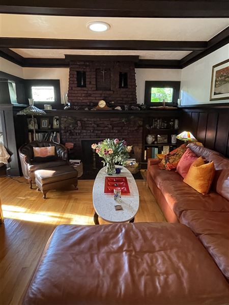 Venice California 1913 Craftsman Home (9/22/2024 - Credits: Helene Pisciotta-Di Salvo)