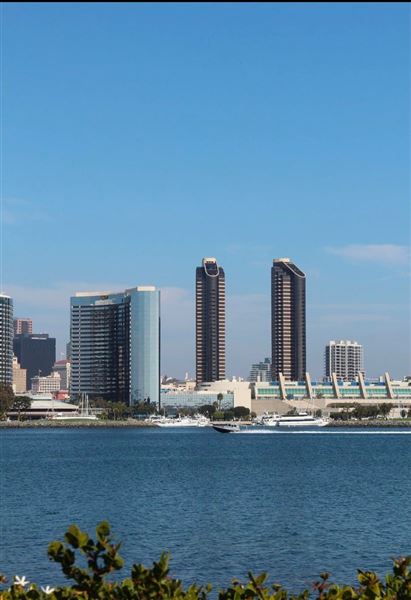 Coronado Ferry Landing Park and Beach (11/17/2011 - Credits: Joel Boling)