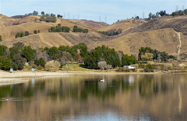 Castaic Lake State Recreation Area (SRA) - lake administered by Los Angeles County (1/29/2014 - Credits: Brian Baer)