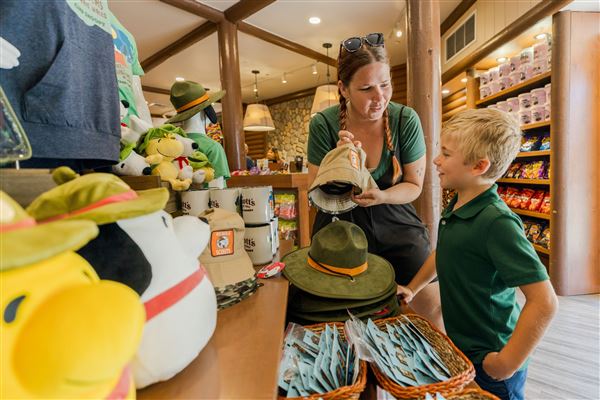 Knott's Berry Farm & Knott's California Marketplace - Camp Snoopy - Camp Store (5/15/2025 - Credits: Six Flags Entertainment Corporation)