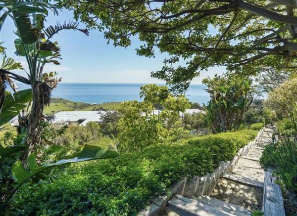 Malibu Country Estates Home (5/24/2025 - Credits: Monique Frese. &  Lynne Bentel)